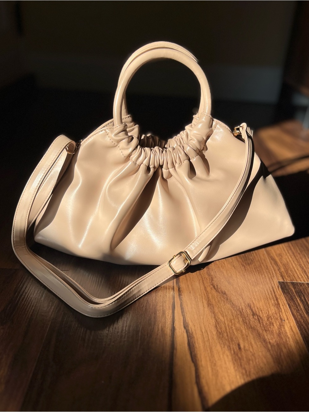 LA VOUTE Adrienne Bailon NWOT Le Papillon
Bag Sand Tan Handbag / Shoulder Purse - Picture 3 of 10
